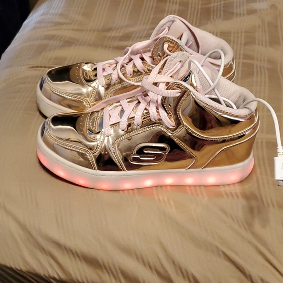 rose gold light up sketchers
